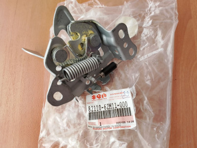 Замок капоту 82110-62M11-000 Suzuki SX4 S-Cross Замок капоту 82110-62M11-000 Suzuki SX4 S-Cross