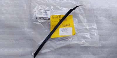 TK49-51-075B Ущільнювач фари Mazda CX-9 TK49-51-075B Ущільнювач фари Mazda CX-9