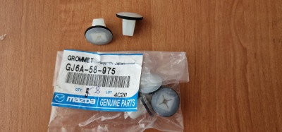 Кліпса Маzda GJ6A-58-975 Кліпса Маzda GJ6A-58-975