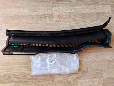 Накладка під лобове скло 72330-61M10-5PK Suzuki SX4 S-Cross Накладка під лобове скло 72330-61M10-5PK Suzuki SX4 S-Cross