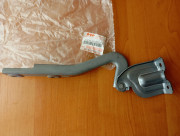 57410- 61M01 петля капота R Suzuki Sx4 
