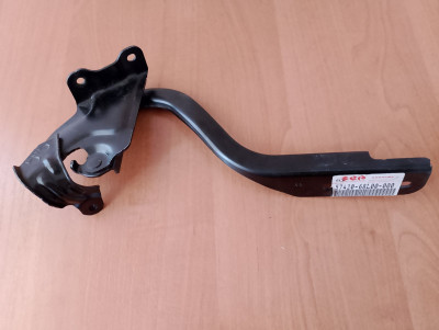 57420-68l00 петля капота Suzuki swift  57420-68l00 петля капота Suzuki swift 