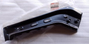 63361-54P00 Нижня панель заднього правого глухого скла багажника Suzuki Vitara