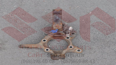 Поворотный кулак правый б/у Suzuki Grand Vitara 45111-65J00 Поворотный кулак правый б/у Suzuki Grand Vitara 45111-65J00