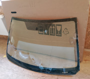 84510-54P01 Скло вітрове Suzuki Vitara, б/в