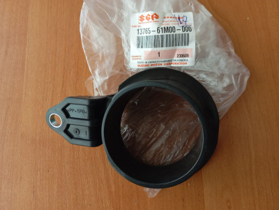 Патрубок SUZUKI 13765-61M00 Патрубок SUZUKI 13765-61M00