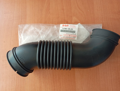 13766-54LA0 Патрубок воздушного фильтра Suzuki SX4 13766-54LA0 Патрубок воздушного фильтра Suzuki SX4