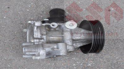 Помпа  б/у Suzuki Grand Vitara 17400-78892 помпа  б/у Suzuki Grand Vitara 17400-78892