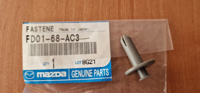 FD01-68-AC3 Клипса для обшивки двери и нажимные распорные Mazda FD01-68-AC3 Клипса для обшивки двери и нажимные распорные Mazda FD01-68-AC3 Клипса для обшивки двери и нажимные распорные Mazda
