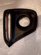 71761-63T00-5PK Накладка протитуманної фари ліва Suzuki S-Cross, б/в
