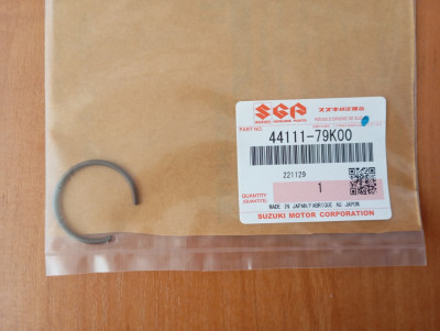 Стопорне кільце 44111-79K00 Suzuki Стопорне кільце 44111-79K00 Suzuki